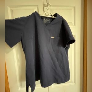 1 pocket women’s scrub top